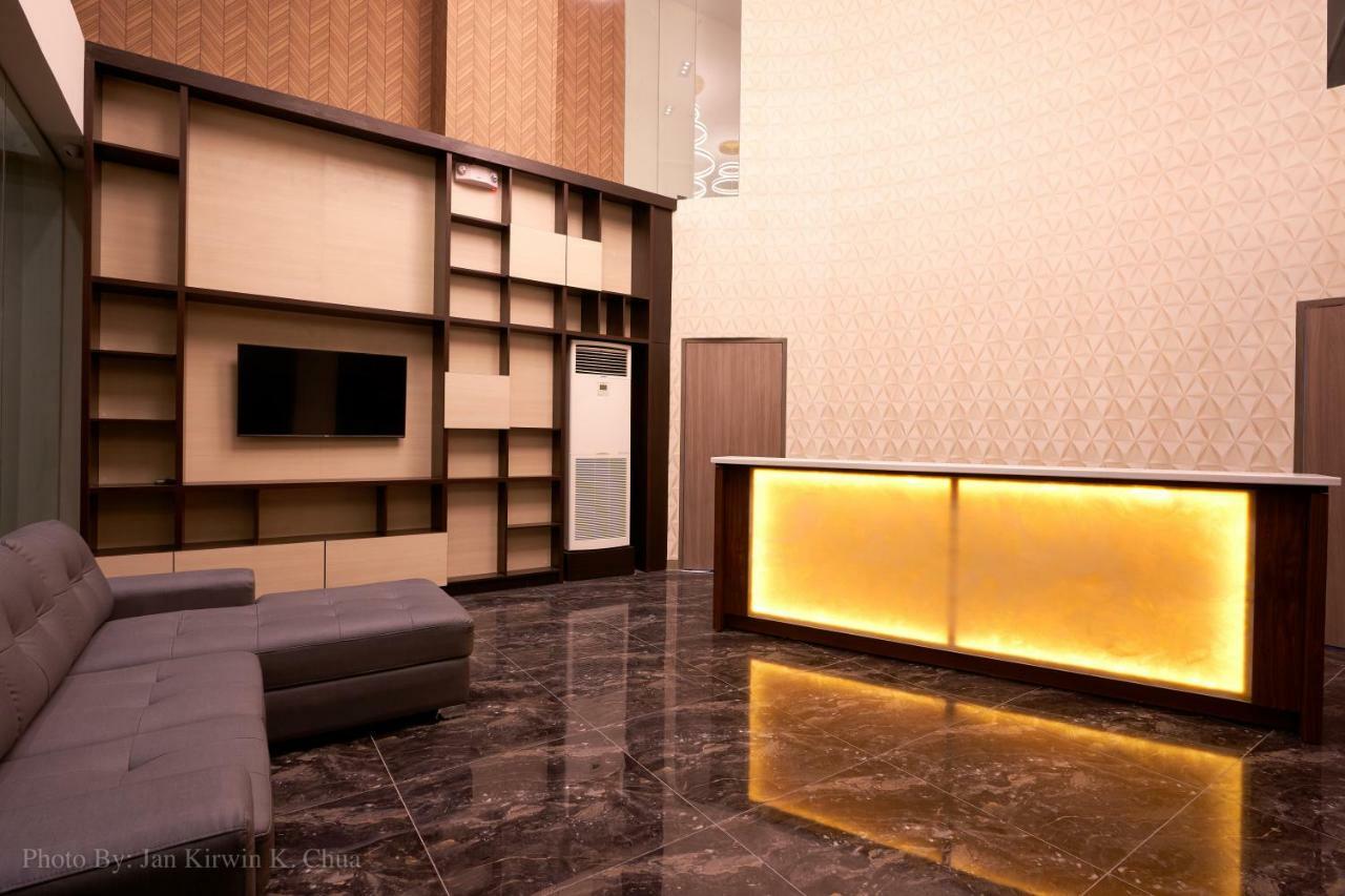 Griffin Hotel And Suites Cebu Exteriör bild