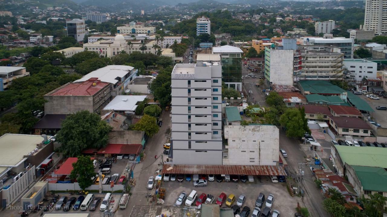 Griffin Hotel And Suites Cebu Exteriör bild