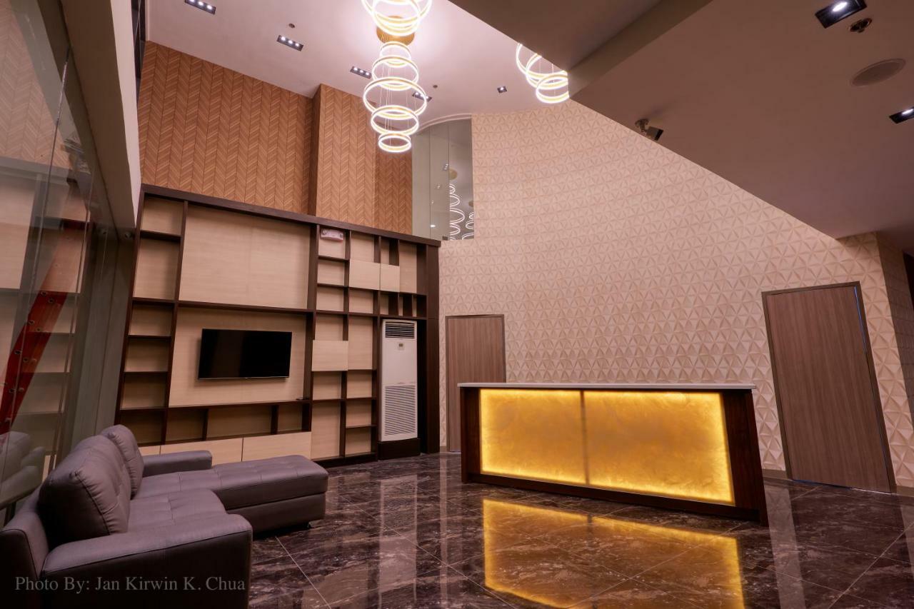 Griffin Hotel And Suites Cebu Exteriör bild